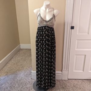 Love Sam black and white floral maxi dress size M
